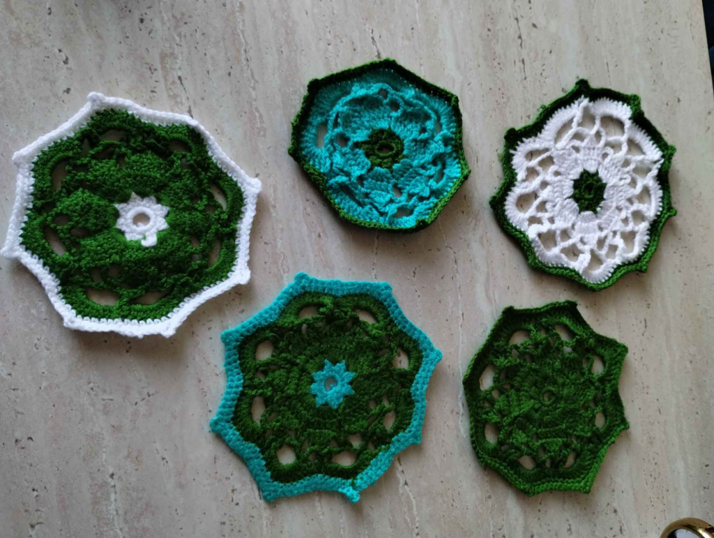 Szydełkowe podstawki pod kubek Grabówiec - zdjęcie 4