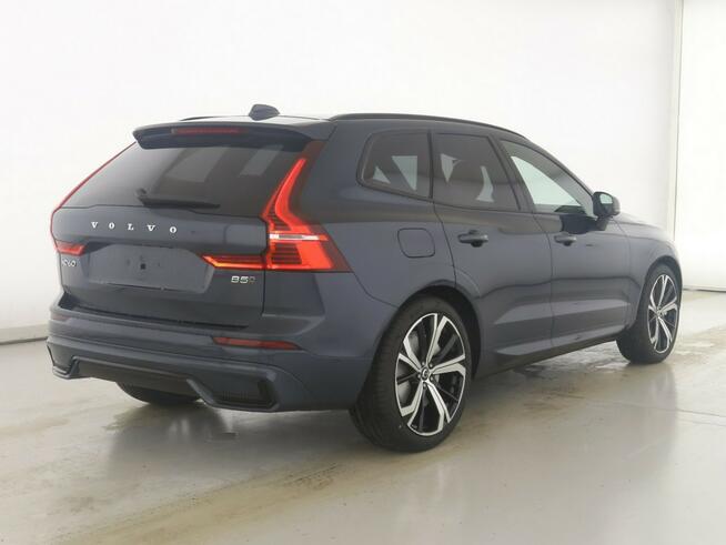 Volvo XC60 B5(B) Ultimate Dark MY 2024 Tychy - zdjęcie 2