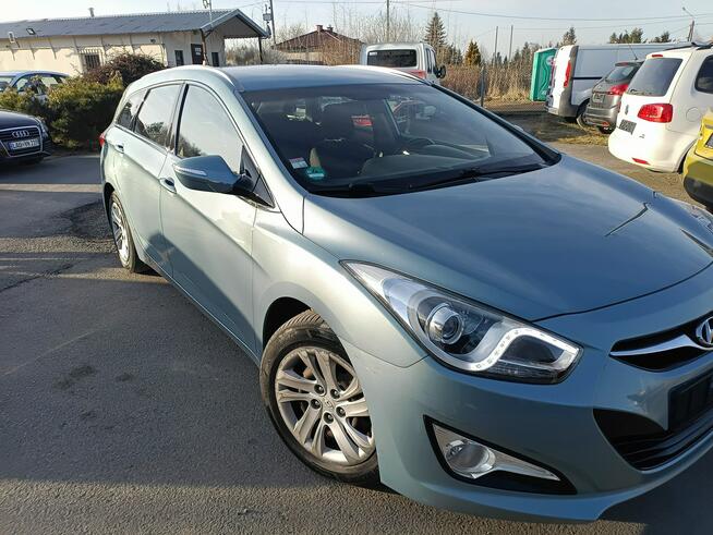 Śliczny Hyundai i40 Fajna wersja Policzna - zdjęcie 12
