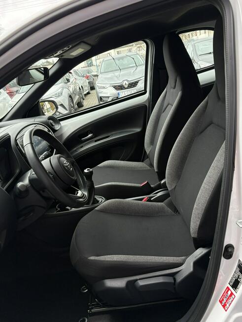 Toyota Aygo X Kamera,Apple CarPlay, Asystent pasa,Gwarancja ! Tarnowskie Góry - zdjęcie 11