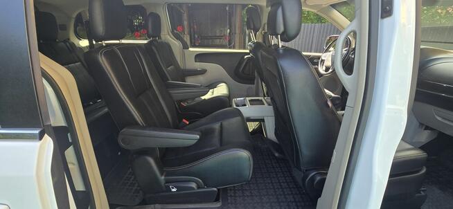 Chrysler Town &amp; Country Sochaczew - zdjęcie 9