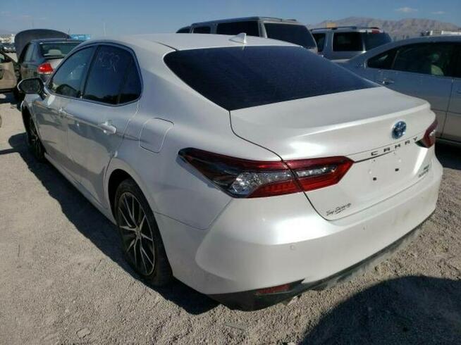 Toyota Camry 2021, 2.5L, od ubezpieczalni Sulejówek - zdjęcie 3