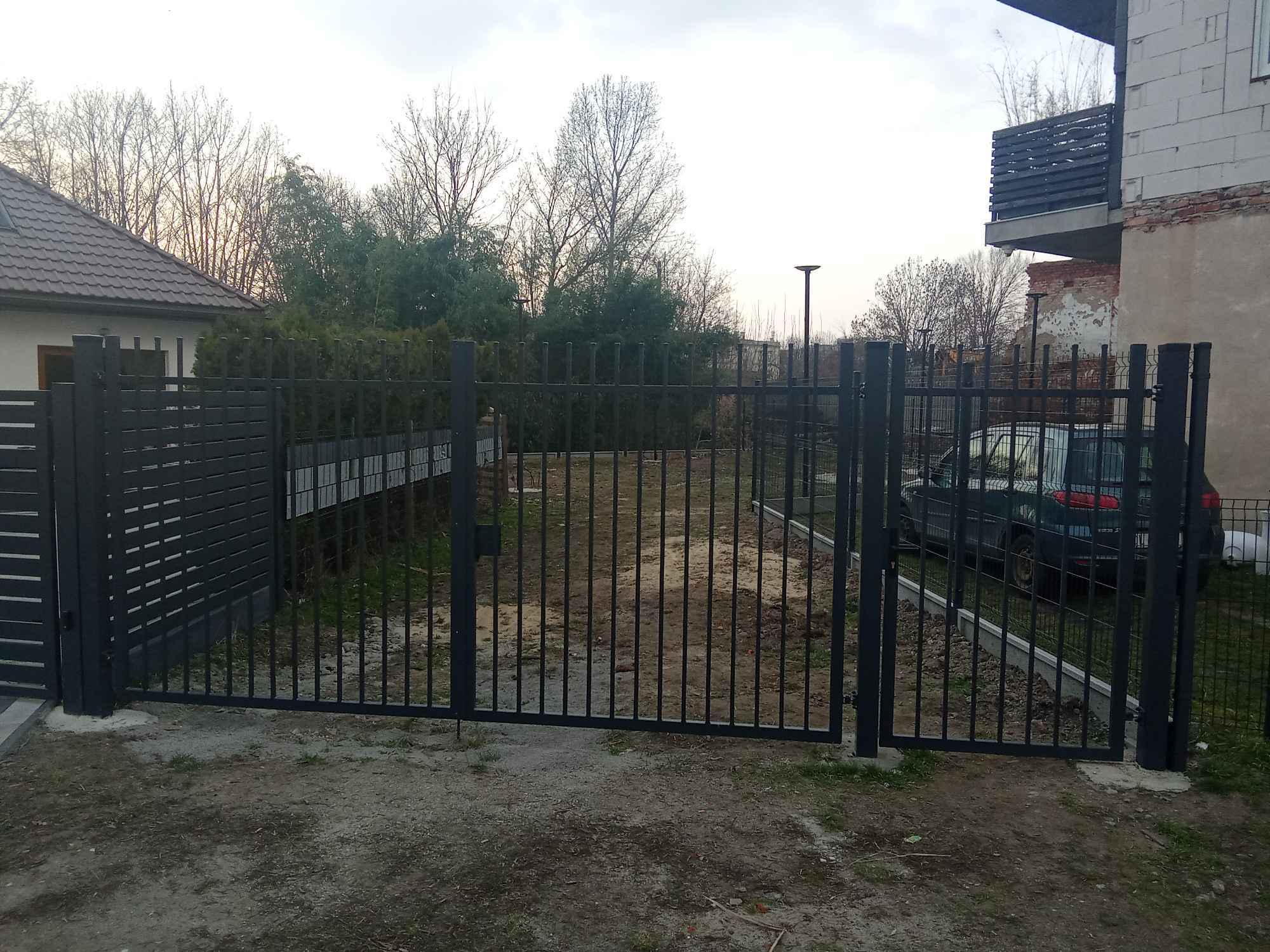 Działka budowlana do dzierżawy/wynajęcia przy centrum 340 m2 Legnica - zdjęcie 1