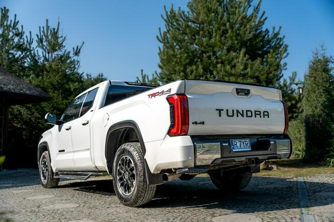 Toyota Tundra Crewmax Platinum Ropczyce - zdjęcie 11