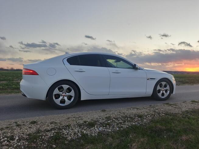 Jaguar XE 2015r Kielce - zdjęcie 8