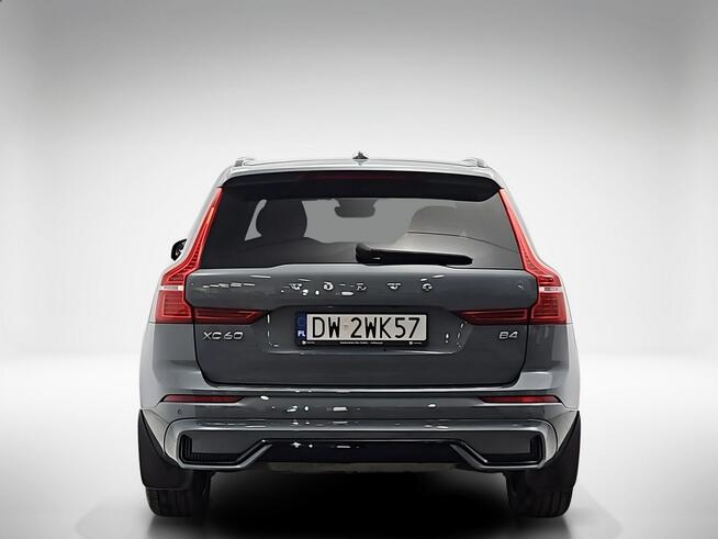 Volvo XC 60 B4 B Plus Dark aut ! Z Polskiego Salonu ! Faktura VAT ! Warszawa - zdjęcie 4