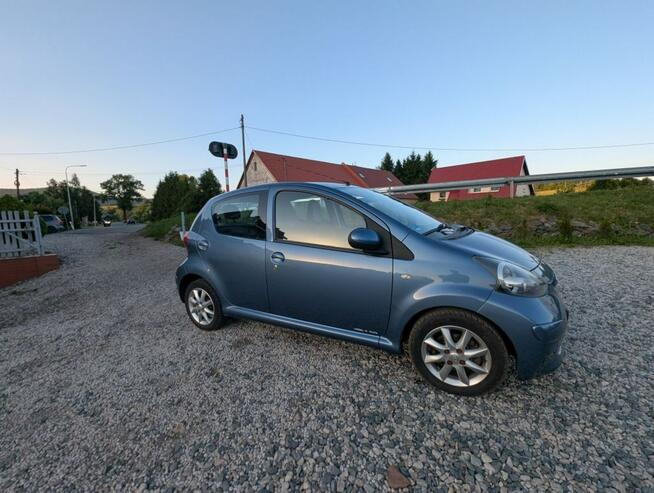 Toyota Aygo miejskie auto w Automacie Kamienna Góra - zdjęcie 3