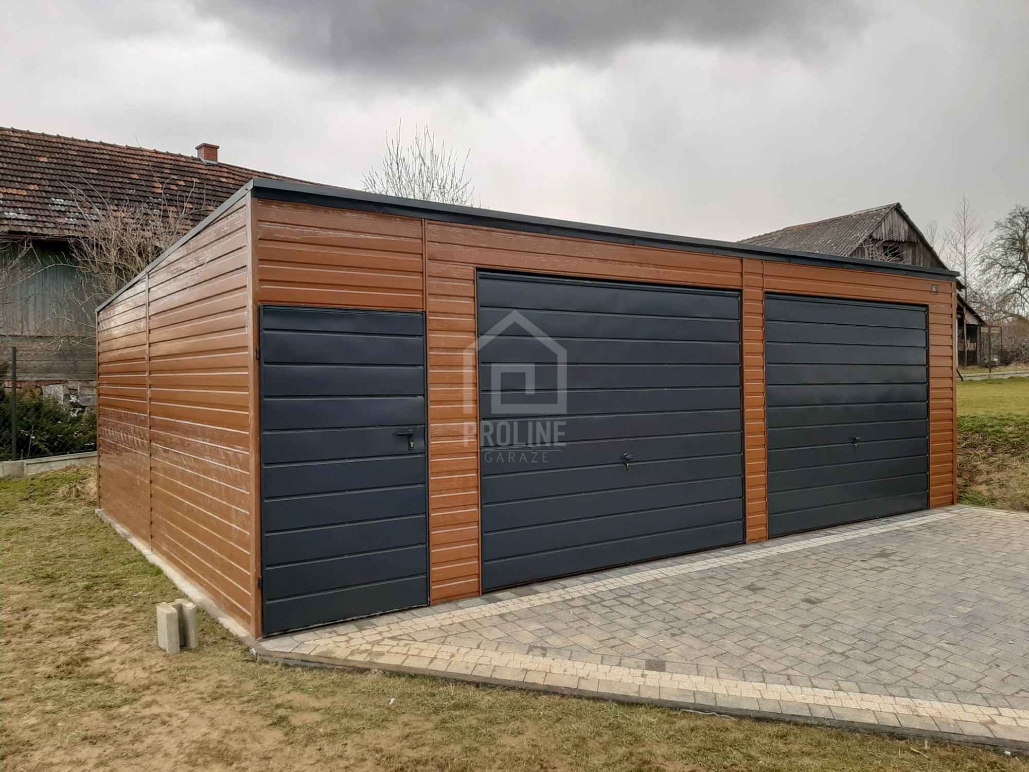 Garaż blaszany 7,5x5,5 2x brama drzwi drewnopodobny spad w tył PLG168 Piła - zdjęcie 3