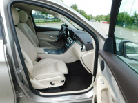 Mercedes GLC 200 z Gwarancją_Panorama_Kamera_Skóra-Beżowa_Model=2021 Żyrardów - zdjęcie 7