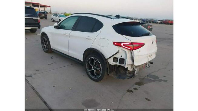 Alfa Romeo Stelvio / 2.0 280KM / 4x4 / niski przebieg / Tarnów - zdjęcie 7