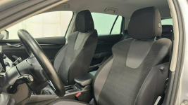 Skoda Octavia 2.0 TDI SCR Ambition Kombi Warszawa - zdjęcie 10