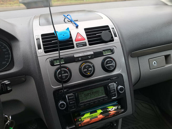 Sprzedam zadbany VW Touran Szczecin - zdjęcie 7