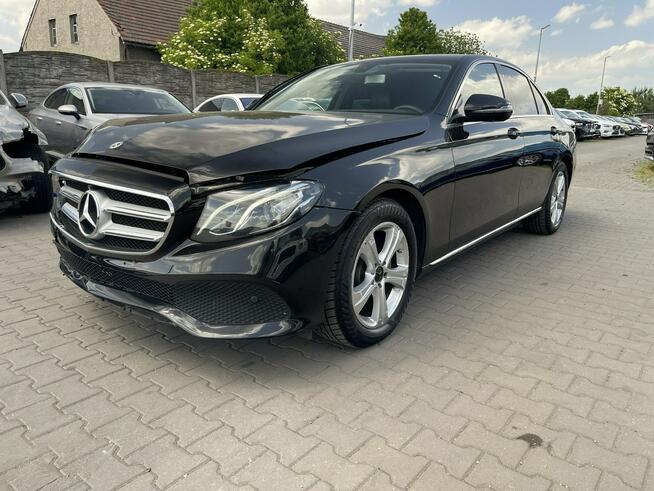 Mercedes E 200 Automat Podgrzewanie Skóra Kamery360 Gliwice - zdjęcie 2