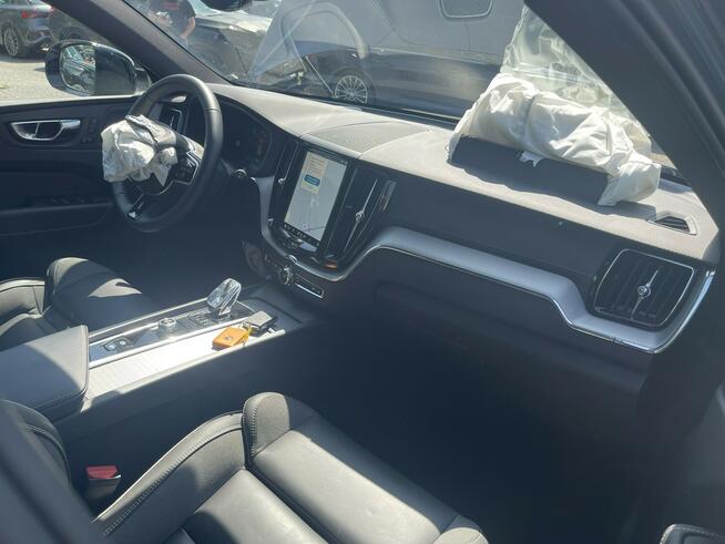 Volvo XC 60 B4 AWD Panorama Kamery360 Skóra Pamieć ust. Hak Gliwice - zdjęcie 9