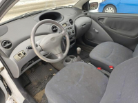 Toyota Yaris 1.0 68KM 2002r Polski Salon Wrocław - zdjęcie 5