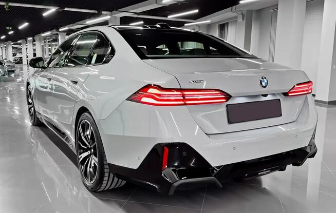 520d xDrive  Dostępne od ręki, rabat 81 065 zł , Pakiet sportowy M Warszawa - zdjęcie 4