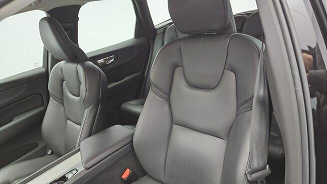 Volvo XC 60 B4 B Plus Dark aut ! Z Polskiego Salonu ! Faktura Vat ! Warszawa - zdjęcie 11