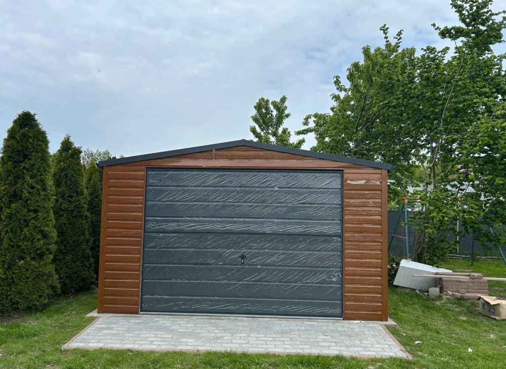 Garaż blaszany 4x6 drewnopodobny, dach dwuspadowy, brama uchylna, okna Toruń - zdjęcie 4