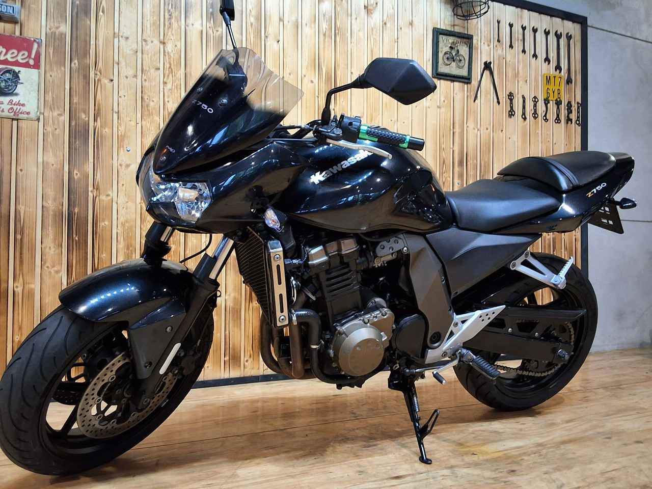 Kawasaki Z (Z750) 750cm³ naked bike Bicz - zdjęcie 1