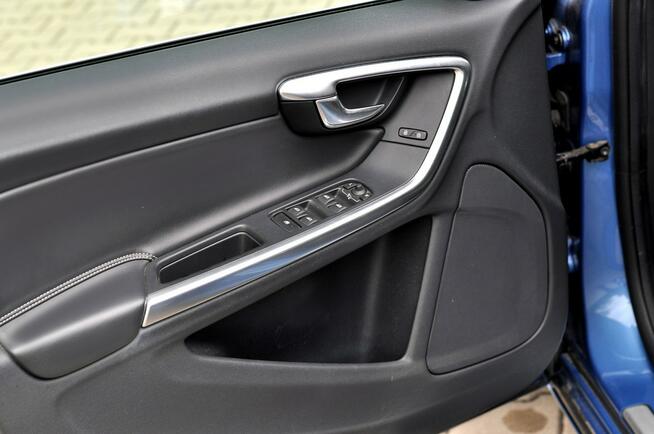 Volvo V60 D3 2.0 150KM R-Desing Xenon Led Navi Alkantara Full Opcja Płock - zdjęcie 12