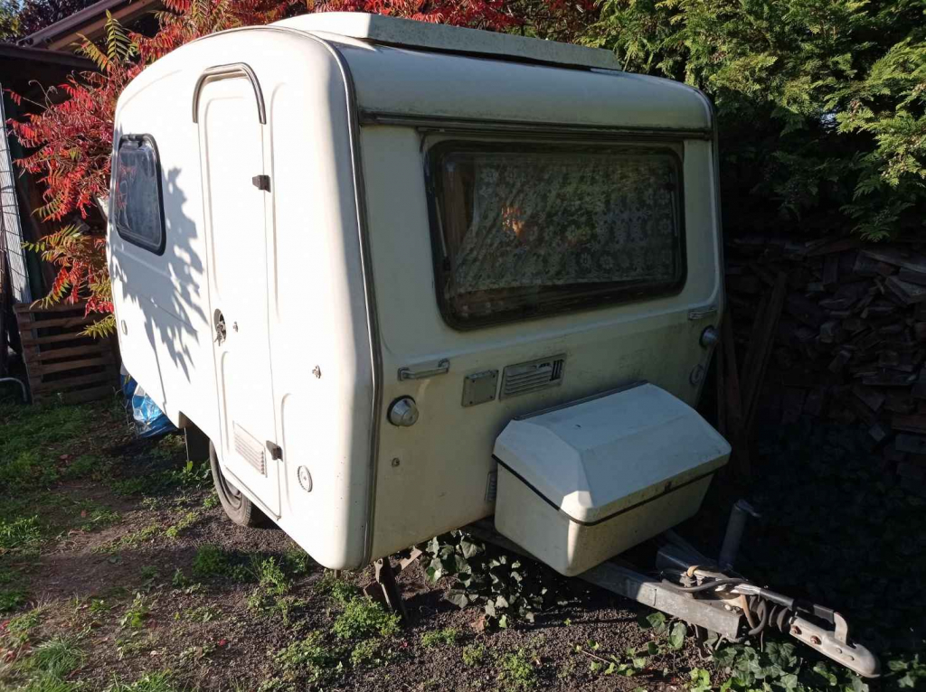 Sprzedam przyczepę campingową N-126 z hamulcem najazdowym Fabryczna - zdjęcie 9