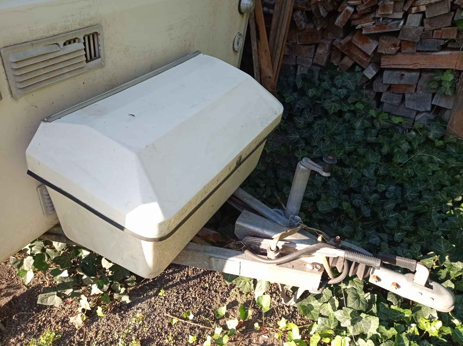 Sprzedam przyczepę campingową N-126 z hamulcem najazdowym Fabryczna - zdjęcie 5