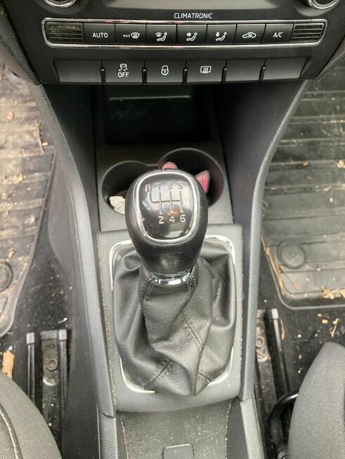 Skoda Rapid 1,2 TSI Panorama Wrocław - zdjęcie 10