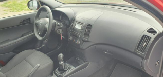 Hyundai i30 Bardzo zadbany/Wszystko sprawne/Bez korozji/Zarejestrowany Przyszowice - zdjęcie 6