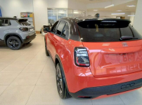 Fiat 600 1.2DCT 110KM La Prima pomarańczowy z czarnym dachem Piła - zdjęcie 4