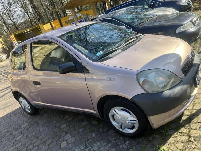 Mały samochód Yaris Kraków - zdjęcie 1