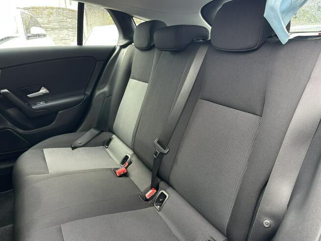 Mercedes CLA 180 ShootingBrake Automat Podgrzewanie Kamera Klimatronik Gliwice - zdjęcie 11