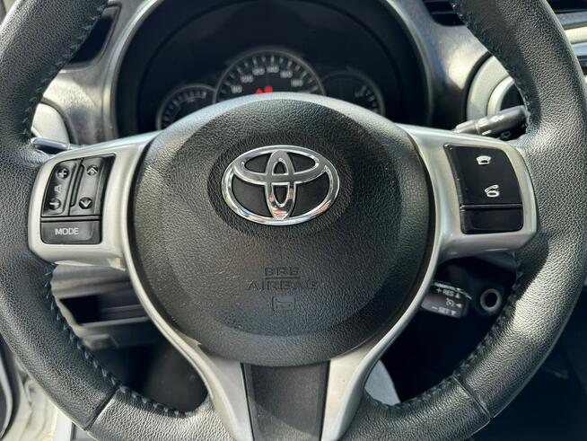 Toyota Yaris 1,5 hybryda klimatyzacja automat Łodygowice - zdjęcie 9