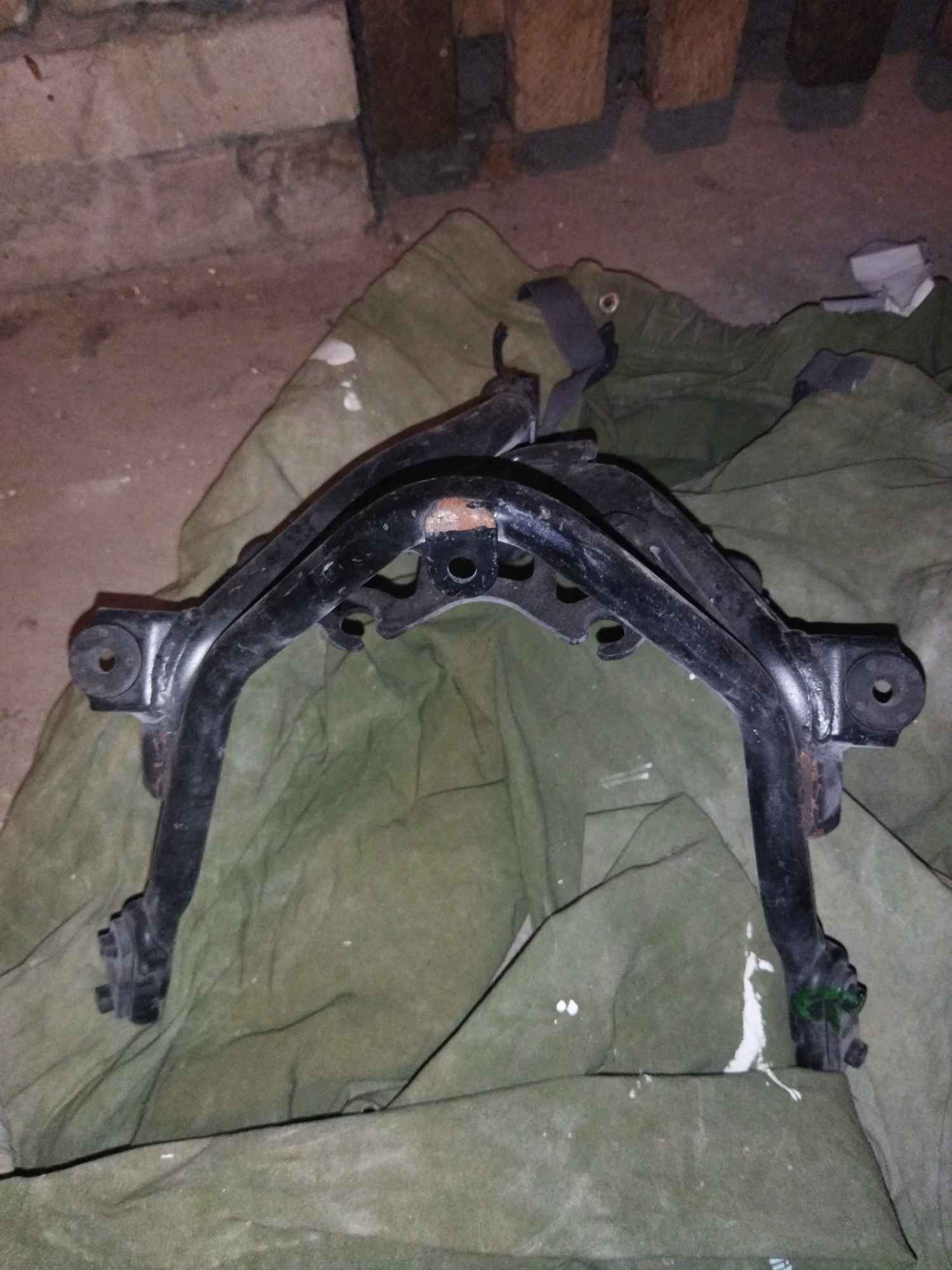 Stelaż do motoru Honda Praga-Południe - zdjęcie 5