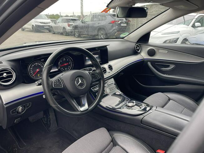 Mercedes E 200 Skóra Automat Kamera Podgrzewanie Ambiente  HAK Gliwice - zdjęcie 8