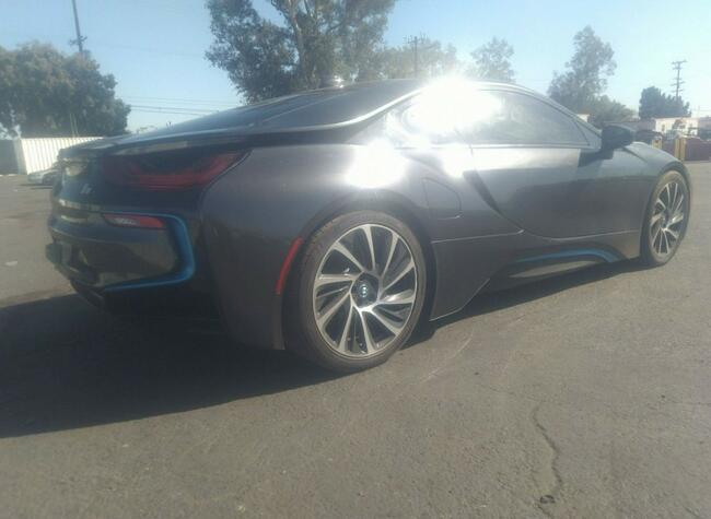 BMW i8 2015, 1.5L, porysowany lakier Warszawa - zdjęcie 4