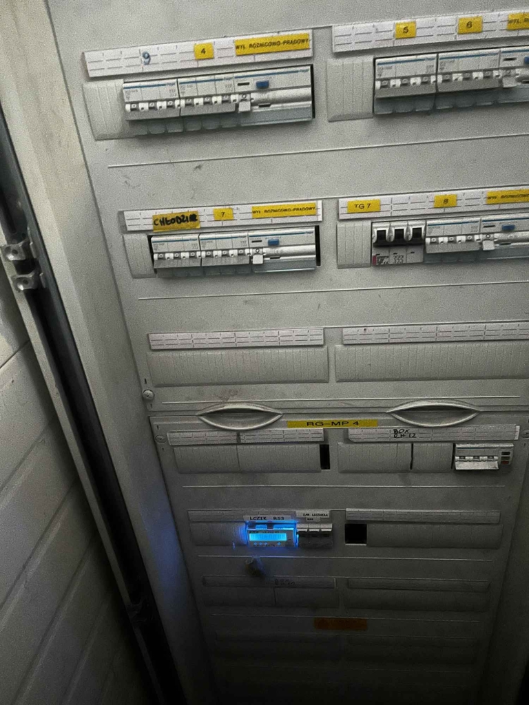 Sprzedam rozdzielnię elektryczną przemysłową Nowa Huta - zdjęcie 2