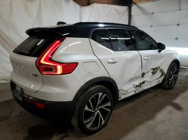 Volvo XC 40 / 4x4 / 2.0 247KM / Tarnów - zdjęcie 4