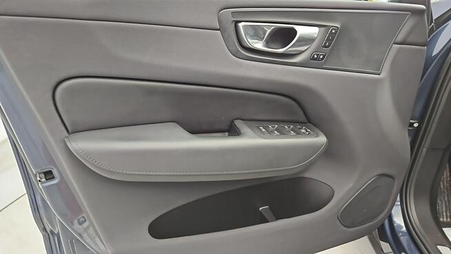 Volvo XC 60 B4 B Plus Bright aut ! Z Polskiego Salonu ! Faktura VAT ! Warszawa - zdjęcie 10
