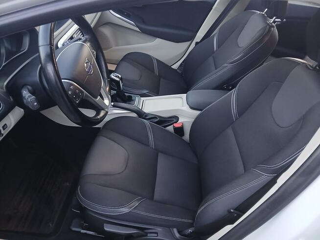 Volvo V40 1.6HDI alufelgi tempomat klimatronik czujniki stan BDB Gryfino - zdjęcie 10