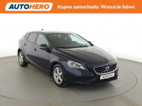 Volvo V40 niski przebieg navi grzane fotele PDC tempomat ksenon Warszawa - zdjęcie 10