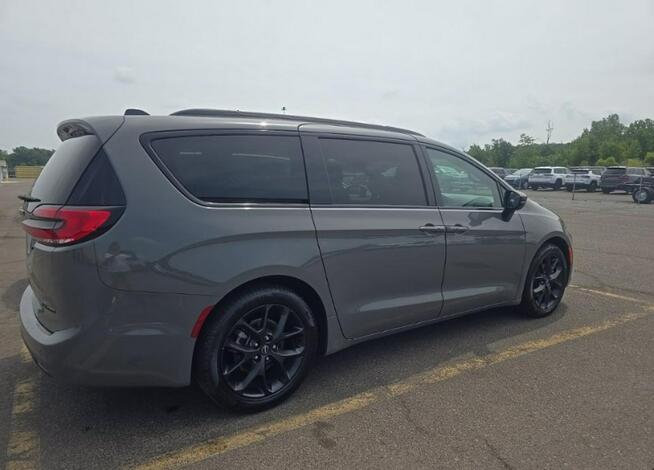 Chrysler Pacifica LIMITED / Pakiet S / Benzyna Białystok - zdjęcie 4