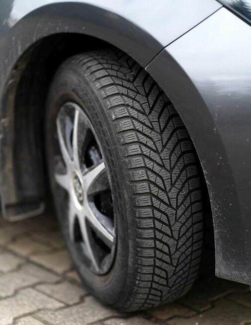 Toyota Corolla 1.4 D4D Śrem - zdjęcie 9