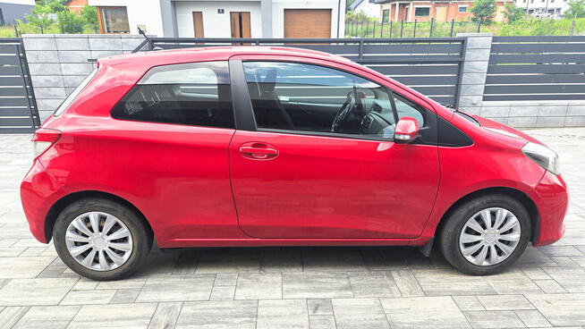 TOYOTA YARIS 1.0 BENZYNA | 2012 | 1 WŁAŚCICIEL | POLSKI SALO Radzionków - zdjęcie 8