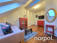 Jasne dwupoziomowe mieszkanie z windą, po remoncie – Grzegórzecka