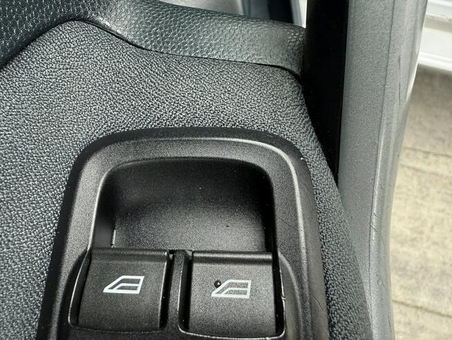 Ford Fiesta jak nowa !!! Niski oryginalny przebieg !!! Poznań - zdjęcie 11
