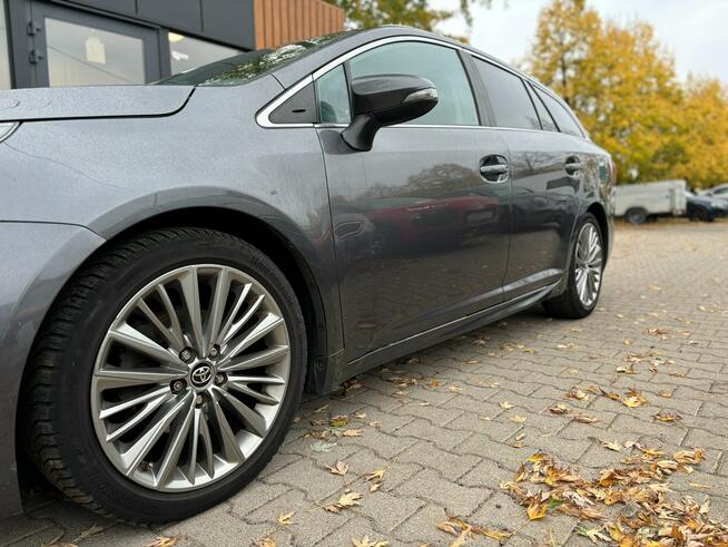 Toyota Avensis Prestige (Executive) / Salon Polska Poznań - zdjęcie 2