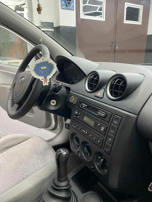 Ford Fiesta 1.4 TDCi | 2003 | 128 000 km | 68 KM | Srebrny Olkusz - zdjęcie 8