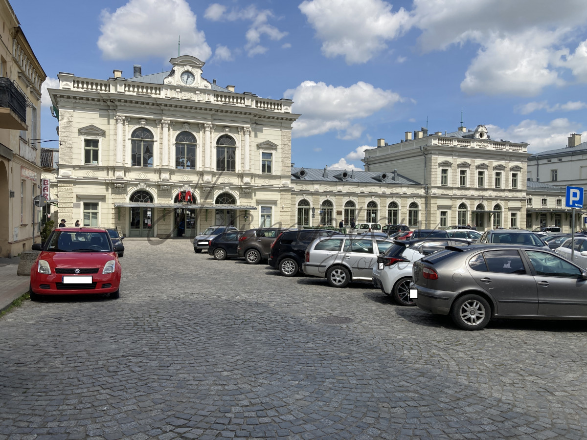 PRZEDWOJENNE KAMIENICE przy Dworcu PKP Przemyśl - zdjęcie 9