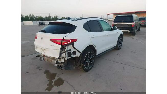 Alfa Romeo Stelvio / 2.0 280KM / 4x4 / niski przebieg / Tarnów - zdjęcie 6