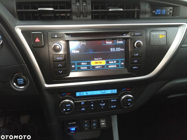 Toyota Auris II Sport Touring 1.6 Valvematic Pawłowice - zdjęcie 9
